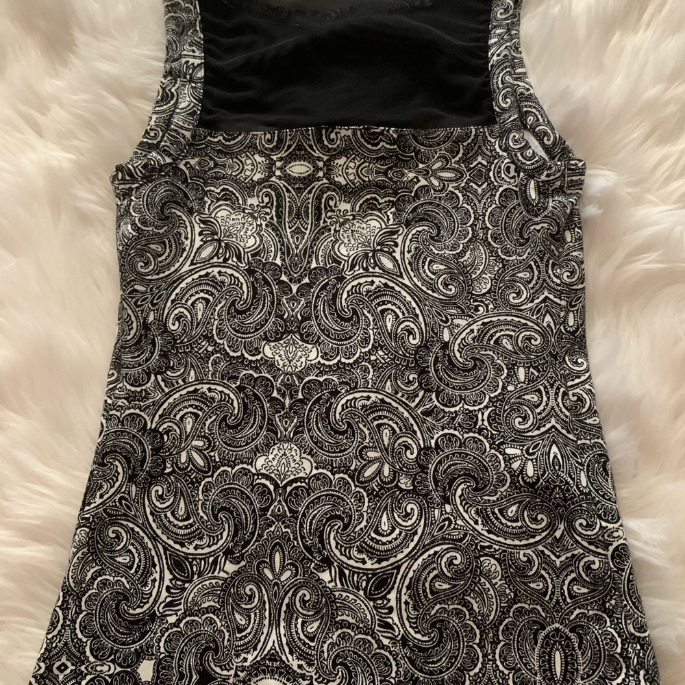 EXPRESS PAISLEY MESH SLEEVELESS SHIRT - Picture 4 of 4
